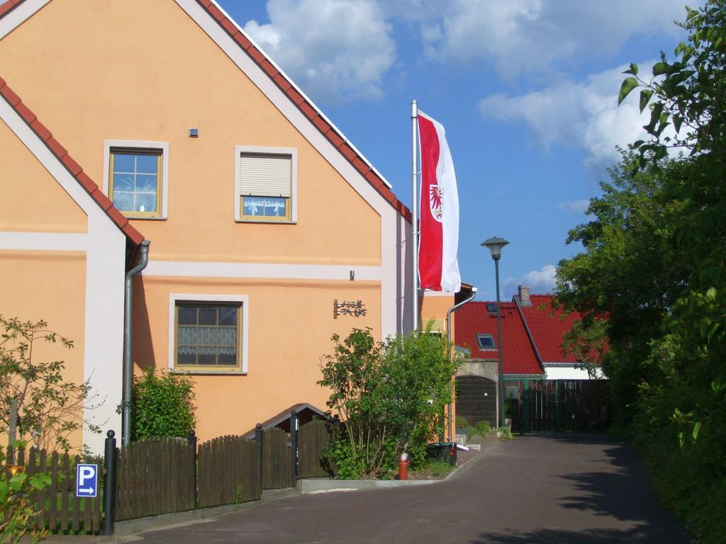 Steffis Zimmervermietung Graben  Exterior photo